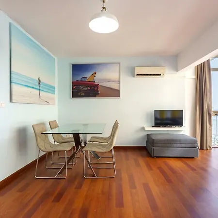 Mp4-beachfront Enjoy Breakfast Facing The Ocean Apartment Malaga